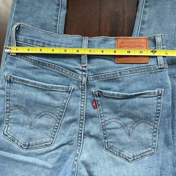Levi’s light wash skinny jeans - Picture 5 of 6
